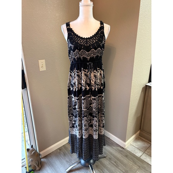 Bila Dresses & Skirts - Bila Womens Black White Paisley Crochet Neck Maxi Dress Large Boho